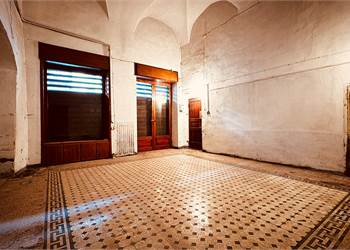 Commercial Premises / Showrooms for Sale in Pieve di Teco