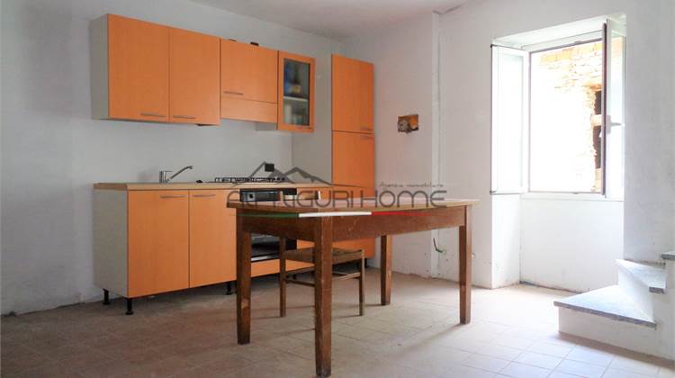 Four-room apartment with terrace