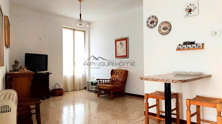 Ampio appartamento trilocale con terrazzo