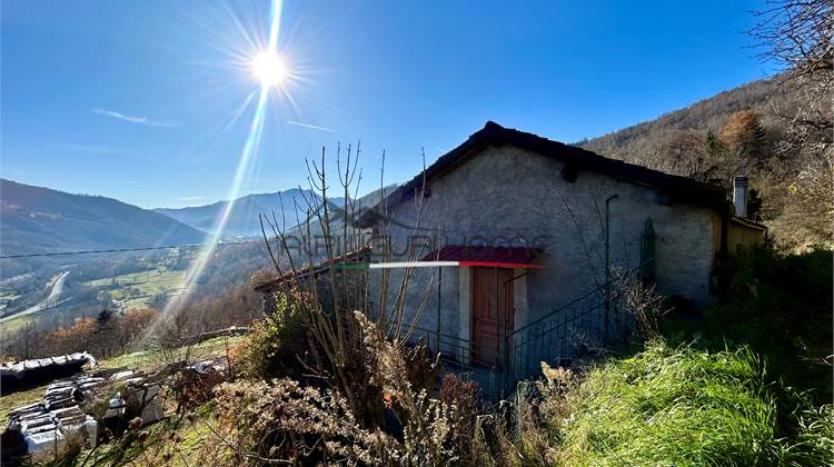 Cascina indipendente con terreno 
