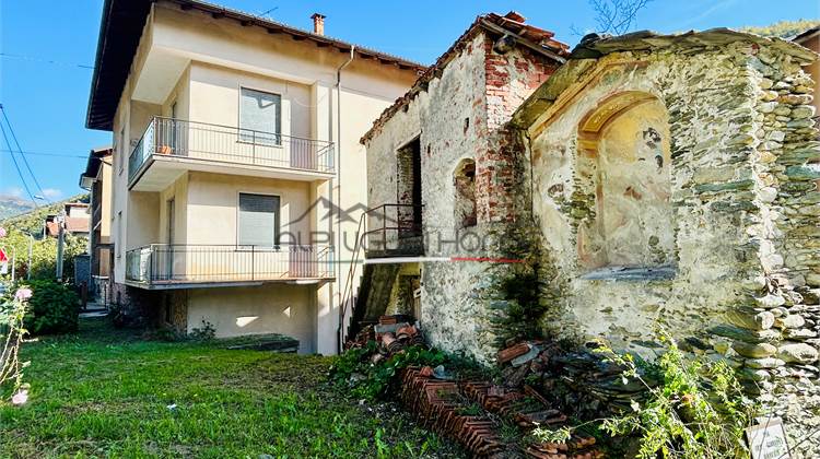 Appartamento quadrilocale al secondo piano con garage. 