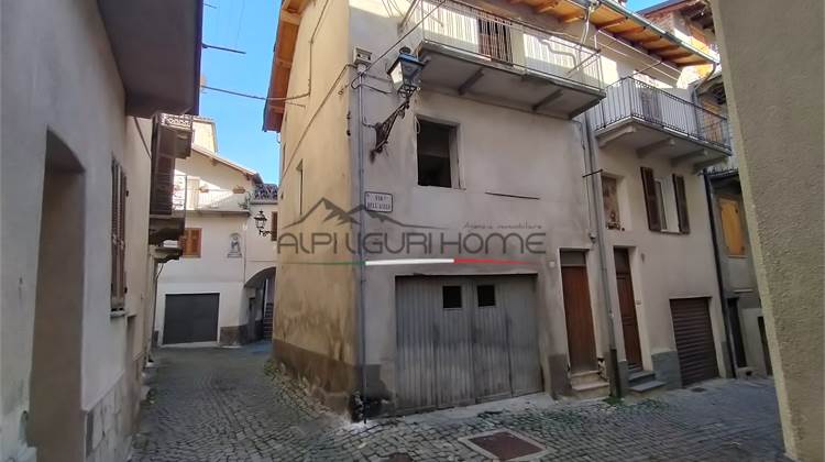 Maison (indépendente) Dans Vente à Ormea