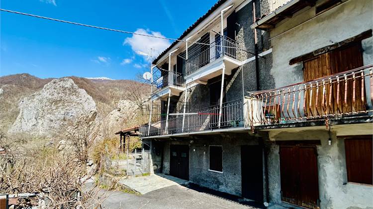 Maison (indépendente) Dans Vente à Garessio