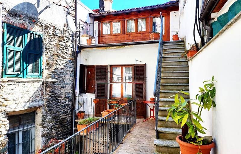 Haus zu Verkauf in Ormea