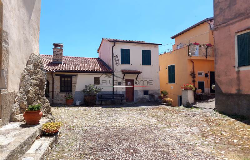 Casa in borgo medievale con terrazza panoramica vista mare