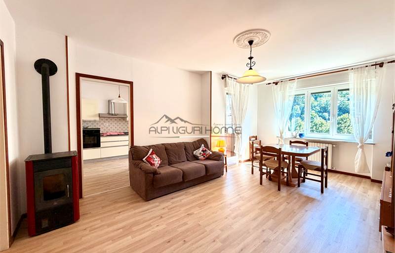 Bright four-room apartment with a vegetable garden