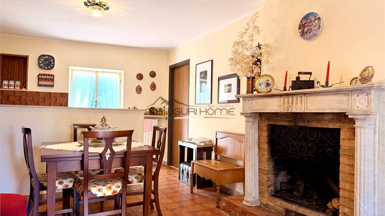 Detached House with Private Garden and Tavern