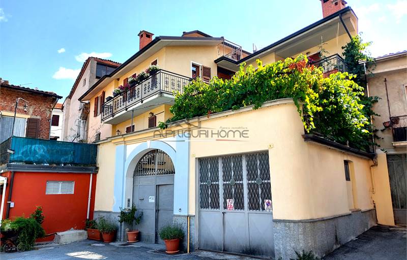 Appartamento trilocale con terrazzino